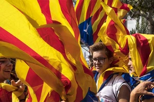 Tây Ban Nha dịu giọng với Catalonia 