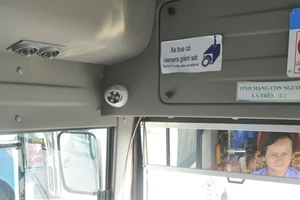 Camera giám sát an ninh được gắn trên xe buýt sẽ góp phần đảm bảo an ninh cho hành khách Ảnh: THÀNH TRÍ