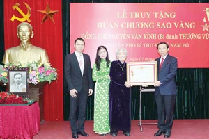Truy tặng Huân chương Sao Vàng cho đồng chí Nguyễn Văn Kỉnh