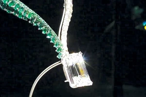 Gần 34 triệu USD cho viên kim cương lớn nhất thế giới 