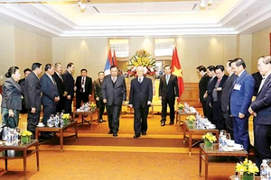 Tổng Bí thư Nguyễn Phú Trọng tiễn Tổng Bí thư, Chủ tịch nước Lào Bounnhang Vorachith rời thủ đô Hà Nội đi thăm tỉnh Nghệ An