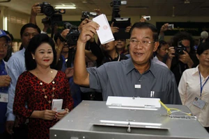 Thủ tướng Campuchia khẳng định bầu cử đúng tiến độ 