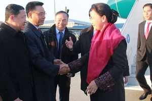  Đoàn đại biểu cấp cao Quốc hội nước ta do Chủ tịch Quốc hội Nguyễn Thị Kim Ngân dẫn đầu đã đến sân bay Genève Thụy Sỹ. Ảnh: VOV