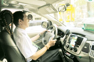 Sôi động cuộc chiến taxi công nghệ