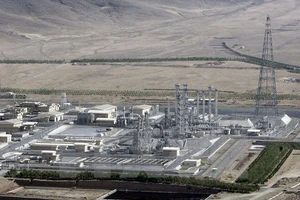 Toàn cảnh lò phản ứng hạt nhân nước nặng Arak tại thành phố Arak, miền trung Iran, cách thủ đô Tehran 190km về phía tây nam ngày 26-8-2006. (Nguồn: Reuters /TTXVN)