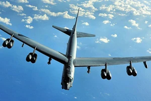 Mỹ điều máy bay B-52 đến gần Trường Sa 