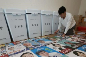 Hàn Quốc bỏ phiếu bầu cử địa phương sớm
