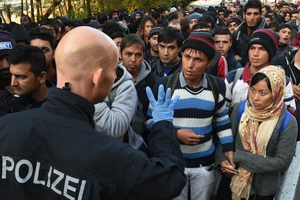 Châu Âu bất đồng về di cư 