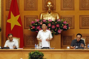 Phó Thủ tướng Vương Đình Huệ chủ trì phiên họp