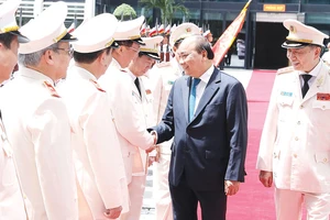 Thủ tướng Nguyễn Xuân Phúc dự Hội nghị triển khai Nghị định 01 của Chính phủ quy định chức năng, nhiệm vụ, quyền hạn và tổ chức bộ máy của Bộ Công an; sơ kết công tác 6 tháng đầu năm 2018 Ảnh: TTXVN