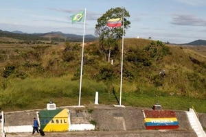 Brazil có khả năng đóng cửa biên giới với Venezuela do người nhập cư quá đông. Ảnh Reuters