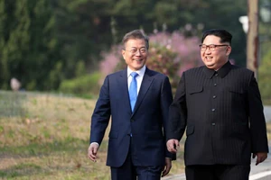 Tổng thống Hàn Quốc Moon Jae-in và nhà lãnh đạo Triều Tiên Kim Jong-un. (Nguồn: International Policy Digest)