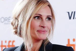 Phim truyền hình của Julia Roberts ra mắt LHP Toronto