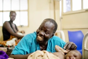 Bác sĩ Nam Sudan nhận giải Nansen vì người tị nạn