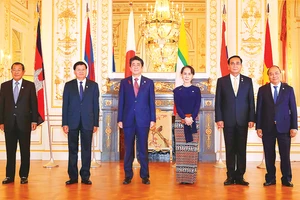 Thủ tướng Nguyễn Xuân Phúc cùng lãnh đạo các nước dự Hội nghị Cấp cao Hợp tác Mekong - Nhật Bản lần thứ 10 Ảnh: TTXVN