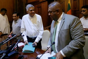 Sri Lanka lún sâu vào khủng hoảng