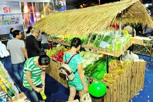 Khai mạc Tuần lễ sản phẩm doanh nghiệp TPHCM tại Việt Market