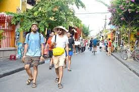 Việt Nam coi phát triển du lịch là ngành kinh tế mũi nhọn