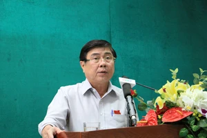 Chủ tịch UBND TP Nguyễn Thành Phong thông tin về việc thanh tra, điều tra các dự án ở TP trong thời gian qua. Nguồn: NLD.COM.VN