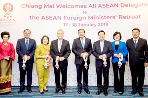 Các bộ trưởng ngoại giao ASEAN trong lễ đón ở Chiang Mai, Thái Lan
