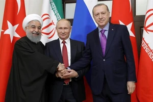 Tổng thống Iran Hassan Rouhani, Tổng thống Nga Vladimir Putin và Tổng thống Thổ Nhĩ Kỳ Tayyip Erdogan (từ trái qua phải). Ảnh: Reuters