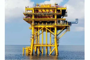Thu hoạch hơn 1.200 tấn dầu mỗi ngày từ mỏ Cá Tầm