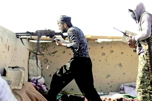 Chiến binh của SDF trong một trận đánh ở tỉnh Delr Ezzor, Syria