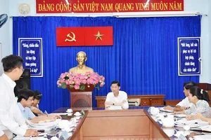 Phó Chủ tịch UBND TPHCM Trần Vĩnh Tuyến chủ trì buổi tiếp công dân. Ảnh: hcmcpv