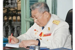 Trung tướng Đồng Sỹ Nguyên với “Nghĩa tình Trường Sơn”