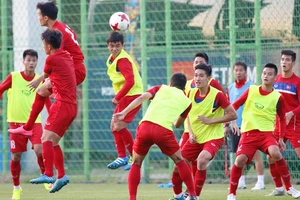 Các cầu thủ Việt Nam thoải mái trong buổi tập cuối trước trận gặp New Zealand. Ảnh: Anh Khoa