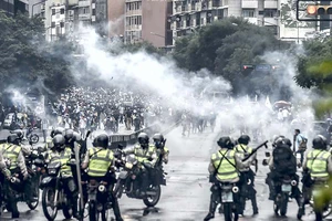 Làn sóng biểu tình bạo lực tiên tục xảy ra tại Venezuela trong những ngày gần đây