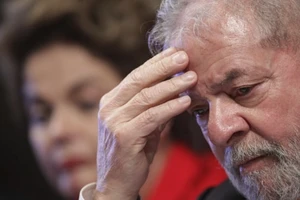 Cựu Tổng thống Brazil Lula da Silva bị kết tội tham gia vào đường dây tham nhũng trong vụ bê bối ở Tập đoàn dầu khí quốc gia Petrobras. Ảnh: AP
