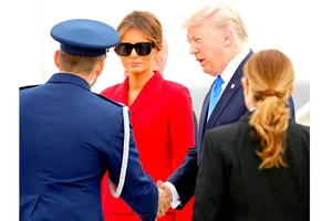 Tổng thống Mỹ Donald Trump và phu nhân trong chuyến công du Pháp