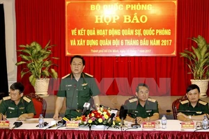  Trung tướng Nguyễn Trọng Nghĩa phát biểu tại buổi họp báo. Ảnh: TTXVN