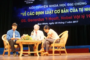 Giáo sư Nobel Vật lý 1999 nói chuyện về khoa học, vật lý với sinh viên bạn trẻ tại Bình Định