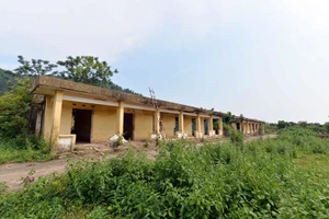 Quang cảnh khu trại phong Đá Bạc bị bỏ hoang, nằm ẩn mình dưới núi Chân Chim thuộc huyện Sóc Sơn, Hà Nội.
