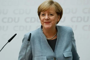  Ngày 25-9, Thủ tướng Đức Angela Merkel khẳng định đảng Sự lựa chọn vì nước Đức sẽ không gây ra bất kỳ tác động nào tới các chính sách tị nạn, châu Âu và đối ngoại của nước này.