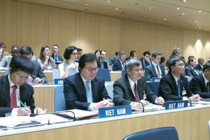 Đại sứ Dương Chí Dũng (thứ 2 từ trái qua phải) trở thành Chủ tịch Đại hội đồng WIPO nhiệm kỳ 2018-2019