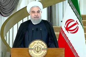 Tổng thống Iran Hassan Rouhani tuyên bố Iran không bao giờ khuất phục trước bất cứ áp lực nước ngoài nào