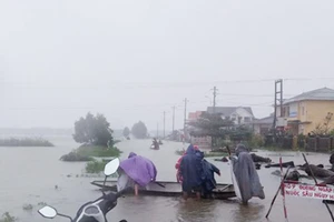 Trong ngày và đêm nay (8-11) ở các tỉnh từ Nghệ An đến Quảng Ngãi tiếp tục có mưa to đến rất to