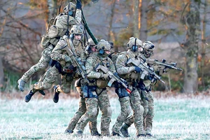 Lực lượng đặc nhiệm Bỉ trong một cuộc tập trận chung với các nước châu Âu do Cơ quan Quốc phòng châu Âu tổ chức. Ảnh: Reuters