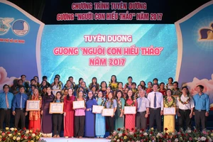 Lễ tuyên dương Người con hiếu thảo cấp thành phố năm 2017 tại TPHCM