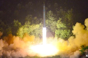 Một vụ phóng tên lửa Hwasong-14 của Triều Tiên. Ảnh: KCNA
