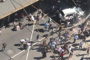 Hiện trường vụ lao xe nhìn từ trên cao. (Ảnh: news.com.au)