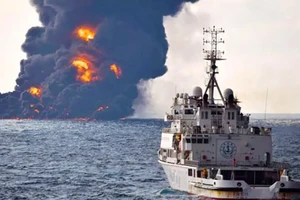 Tàu dầu Sanchi của Iran nổ và chìm trên biển Hoa Đông ngày 14-1-2018. Ảnh do Bộ Giao thông Trung Quốc công bố