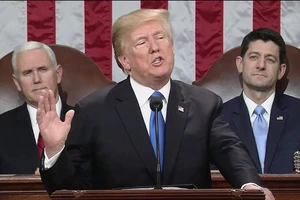 Tổng thống Mỹ Donald Trump đọc bản Thông điệp Liên bang năm 2018 trước lưỡng viện Quốc hội