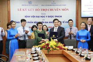 Bệnh viện Đại học Y dược TPHCM ký kết hợp tác với Bệnh viện Vinmec Nha Trang