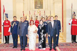 Chủ tịch nước Trần Đại Quang và Phu nhân cùng Tổng thống Ấn Độ Ram Nath Kovind và Phu nhân tại buổi Quốc yến