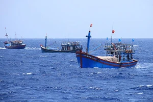 Phản đối hành động cấm đánh bắt cá ở biển Đông