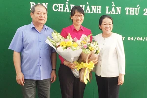 Bà Trần Thị Diệu Thúy được bầu làm Chủ tịch LĐLĐ TPHCM